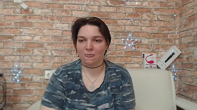 Amelia Kiss  online show from April 21, 2:51 am