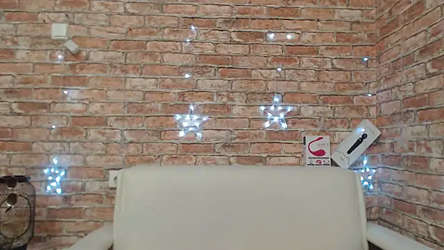 Amelia Kiss  online show from April 23, 12:45 am