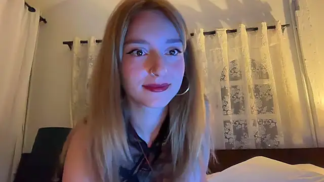 SirenaBelle online show from March 21, 10:35 pm