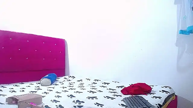 Snapshot of candy_dustano691 chatting on June 13, 9:57 pm candy dustano691 online show from June 13, 9:57 pm