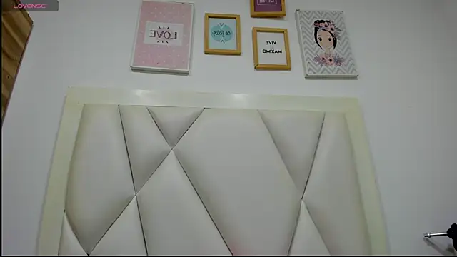 atilanadiaz7 online show from April 9, 5:40 pm