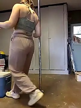 curvycakecutie online show from March 9, 6:56 pm