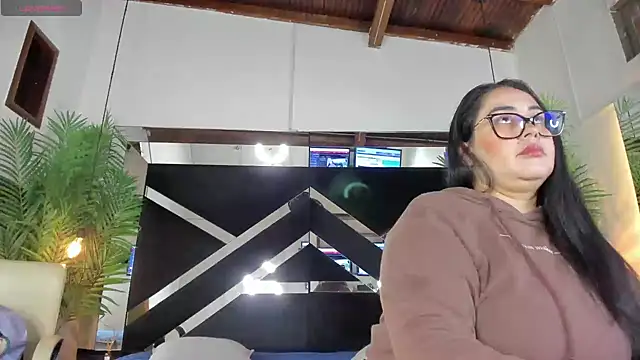 emily-fox online show from February 22, 11:13 am