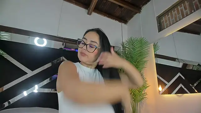 emily-fox online show from March 25, 11:05 am