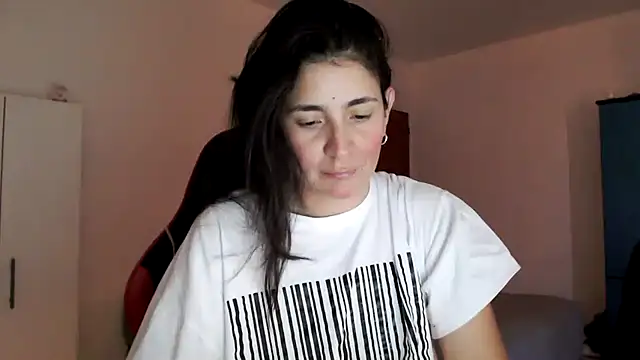 Snapshot of samantha_s69 chatting on January 30, 1:21 pm samantha s69 online show from January 30, 1:21 pm