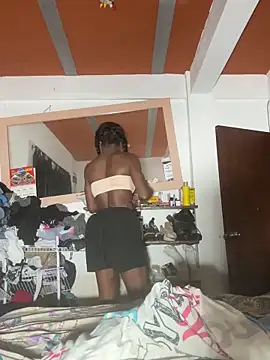 Snapshot of Richchocolatesweet_ chatting on March 6, 3:14 am Richchocolatesweet online show from March 6, 3:14 am