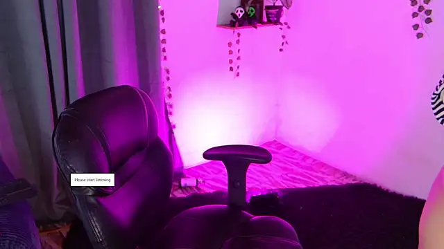 vayolett01 dakotta online show from April 12, 3:44 am