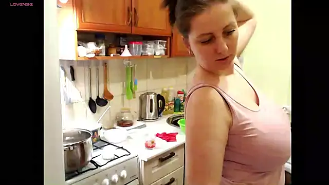 Sakura Green online show from March 17, 4:43 pm