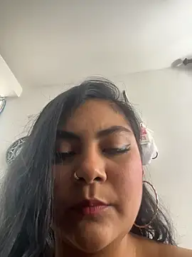 Snapshot of Juli_Walker chatting on July 6, 8:33 pm Juli Walker online show from July 6, 8:33 pm