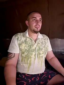 Foxyshaved online show from December 26, 5:04 am