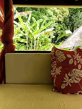 Snapshot of emma4xxx chatting on January 9, 8:11 pm emma4xxx online show from January 9, 8:11 pm