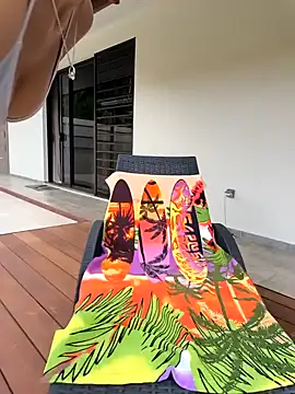 Snapshot of emma4xxx chatting on February 7, 7:38 pm emma4xxx online show from February 7, 7:38 pm