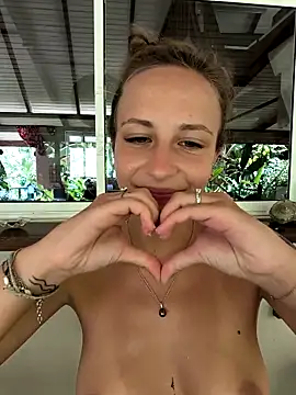 Snapshot of emma4xxx chatting on February 27, 8:09 pm emma4xxx online show from February 27, 8:09 pm