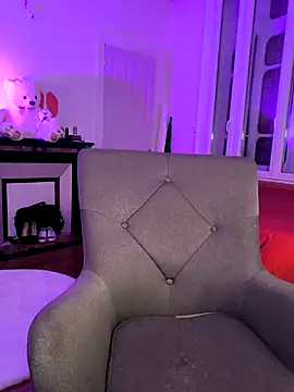 Snapshot of emma4xxx chatting on March 16, 7:49 pm emma4xxx online show from March 16, 7:49 pm