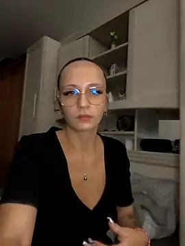 Snapshot of emma4xxx chatting on September 23, 7:39 pm emma4xxx online show from September 23, 7:39 pm