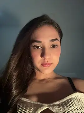 Snapshot of CuteeRose chatting on May 15, 4:36 pm CuteeRose online show from May 15, 4:36 pm