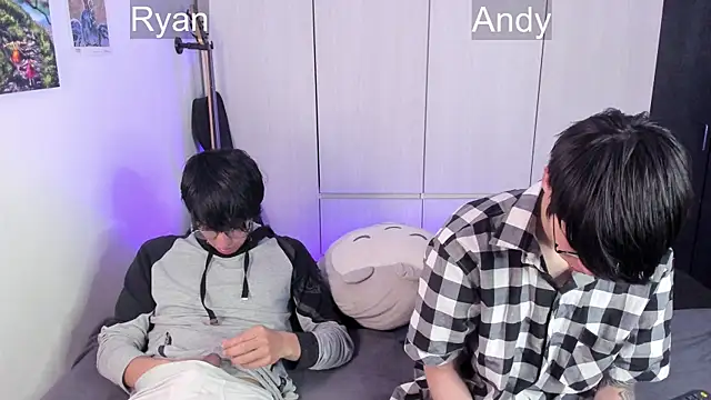 Aventure Twinks online show from December 18, 9:51 pm