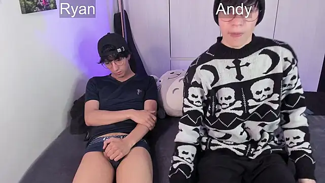 Aventure Twinks online show from December 19, 11:25 pm