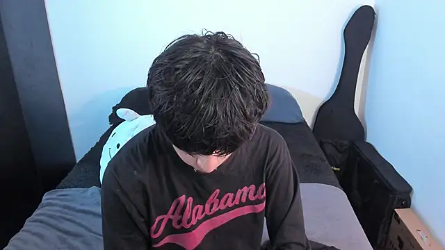 Aventure Twinks online show from April 12, 11:32 pm