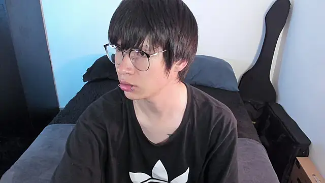 Aventure Twinks online show from April 14, 2:28 am