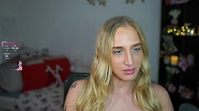 Nicolette  Shea  online show from December 23, 4:28 pm