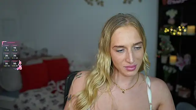 Nicolette  Shea  online show from December 29, 4:51 pm