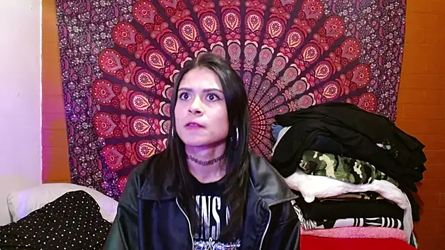 Snapshot of AbbySccott chatting on April 1, 12:22 am AbbySccott online show from April 1, 12:22 am