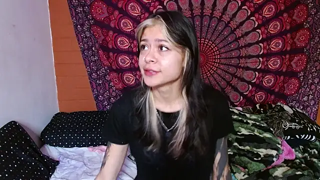 AbbySccott online show from July 25, 1:30 pm