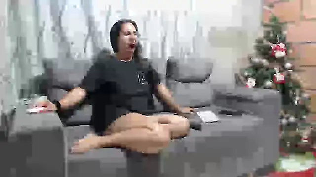 tom and lazzie online show from December 31, 2:08 am