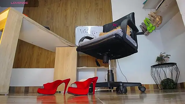 zultanalambert online show from February 28, 3:04 am