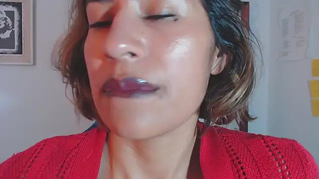 fantasty nylon online show from December 10, 8:05 pm