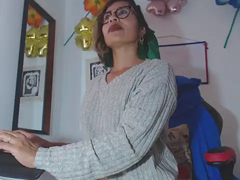 fantasty nylon online show from December 30, 8:25 pm