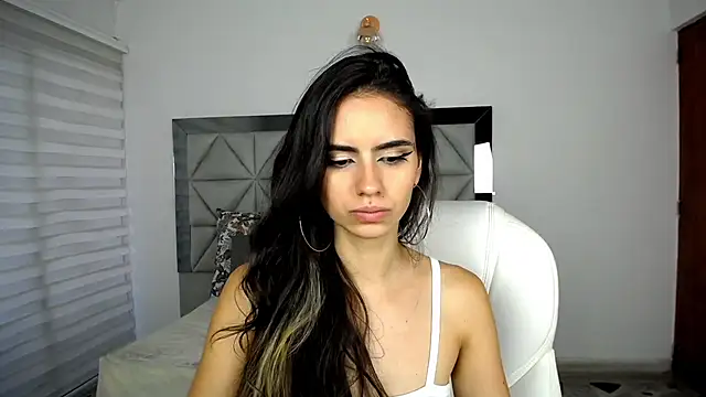 nina pons online show from January 13, 10:45 pm