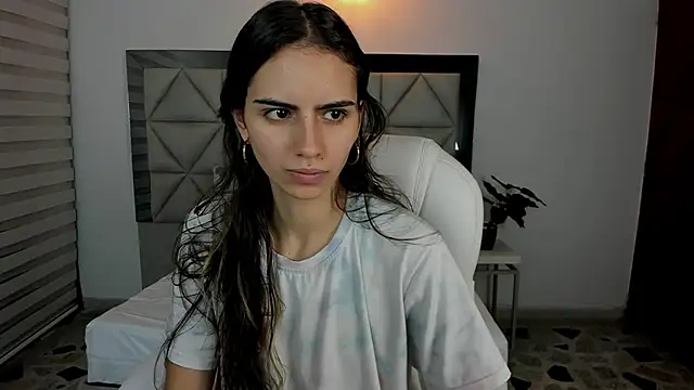 nina pons online show from March 15, 11:50 pm