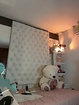 Snapshot of ZarahEvans chatting on February 12, 11:20 pm ZarahEvans online show from February 12, 11:20 pm