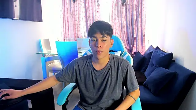 Snapshot of Franco_Rizzo_ chatting on February 3, 8:24 pm Franco Rizzo  online show from February 3, 8:24 pm