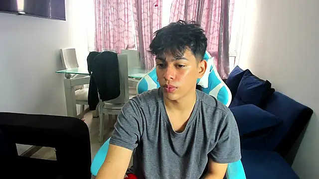 Snapshot of Franco_Rizzo_ chatting on February 8, 7:49 pm Franco Rizzo  online show from February 8, 7:49 pm