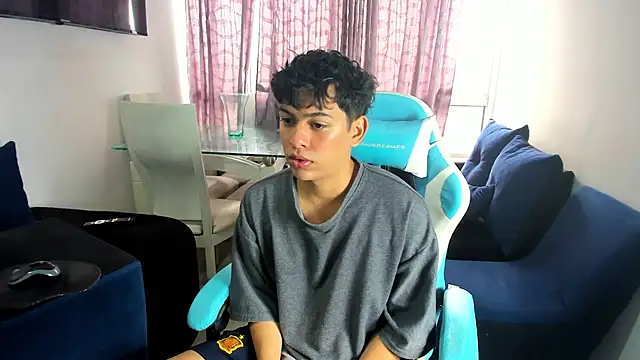 Snapshot of Franco_Rizzo_ chatting on February 24, 8:47 pm Franco Rizzo  online show from February 24, 8:47 pm