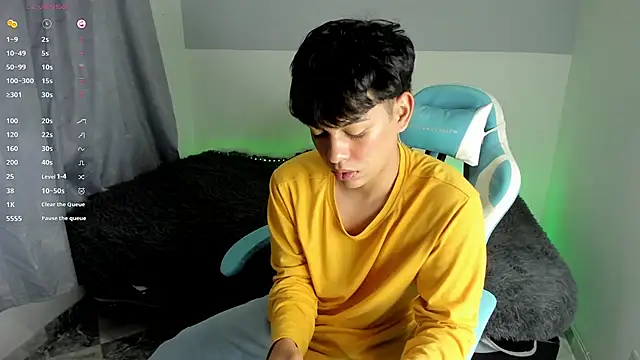 Snapshot of Franco_Rizzo_ chatting on March 22, 8:26 pm Franco Rizzo  online show from March 22, 8:26 pm