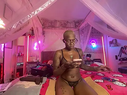 VixenCapri online show from April 27, 2:37 pm