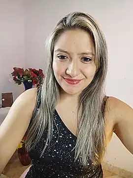 Snapshot of valeriahunter1 chatting on June 20, 5:32 am valeriahunter1 online show from June 20, 5:32 am