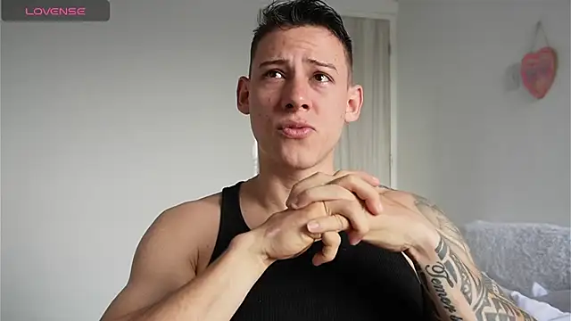 Muscle King Cum online show from April 4, 1:30 pm