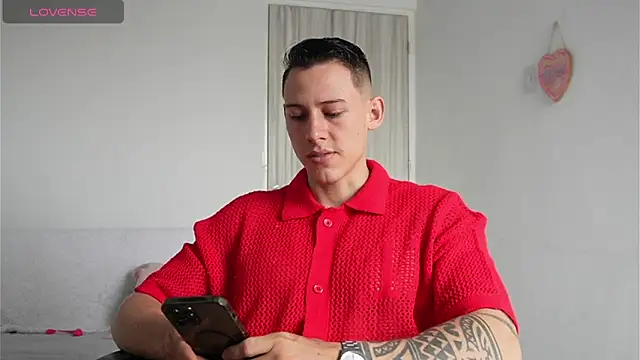 Muscle King Cum online show from April 16, 1:45 pm