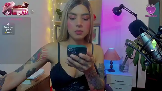 Snapshot of Yeriawaddell_ chatting on January 21, 2:00 am Yeriawaddell  online show from January 21, 2:00 am