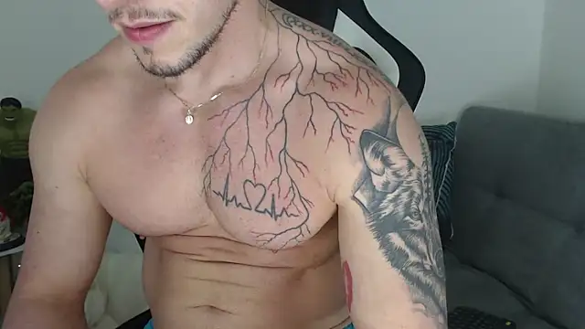 Snapshot of Angel_bran chatting on December 17, 7:09 pm Angel bran online show from December 17, 7:09 pm