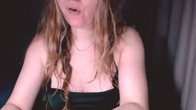 Snapshot of fiona_cute_2 chatting on February 18, 7:54 pm fiona cute 2 online show from February 18, 7:54 pm