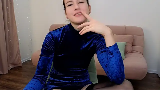 AliciaNewell online show from December 29, 12:01 pm