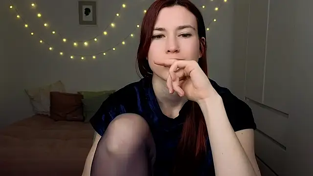 AliciaNewell online show from April 3, 5:11 pm