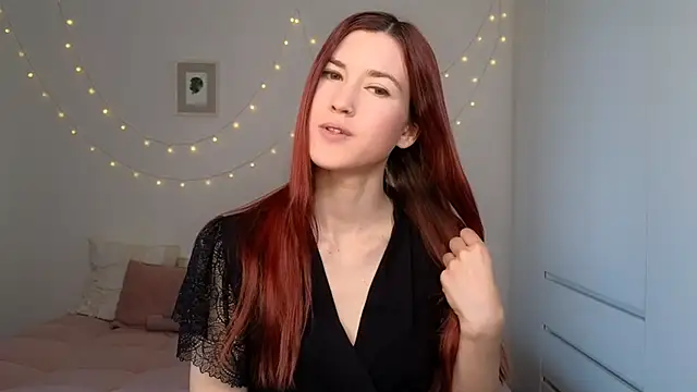 Snapshot of AliciaNewell chatting on April 26, 7:28 am AliciaNewell online show from April 26, 7:28 am