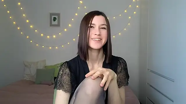 Snapshot of AliciaNewell chatting on May 27, 7:27 am AliciaNewell online show from May 27, 7:27 am